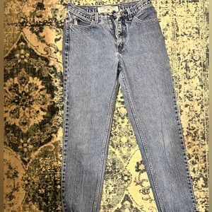 Vintage Guess jeans with upcycled pocket detail. narrow leg, 050 classic fit.